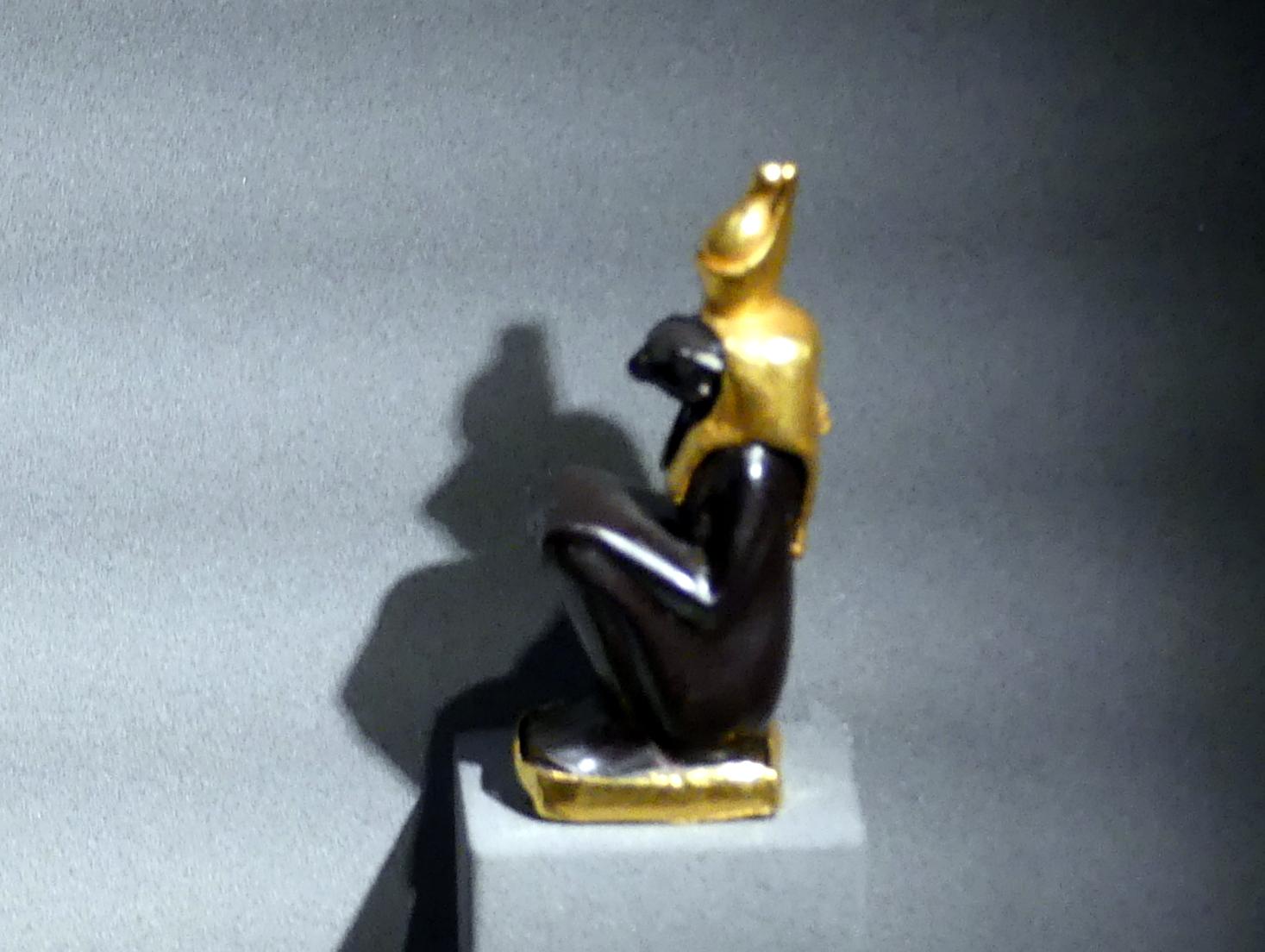Falkenköpfiger Gott, 26. Dynastie, 526 - 525 v. Chr., 600 v. Chr., Bild 1/2
