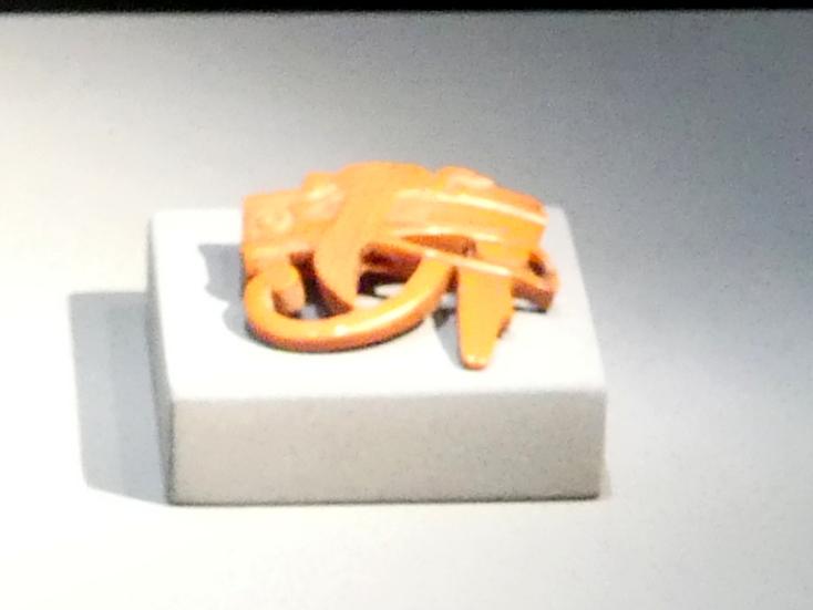 Amulett in Gestalt eines Udjat-Auges mit Geier, Neues Reich, 953 - 887 v. Chr., 1400 - 1200 v. Chr., Bild 1/2