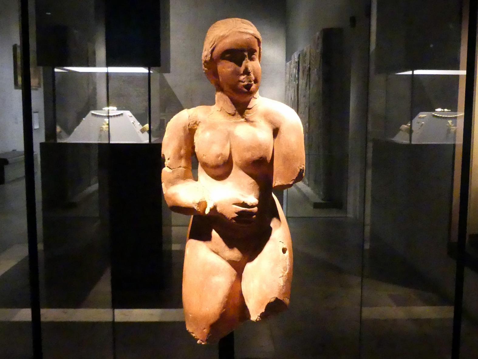 Standfigur einer Frau ("Meroitische Venus"), Meroitische Zeit, 200 v. Chr. - 500 n. Chr., 100 - 300, Bild 1/4