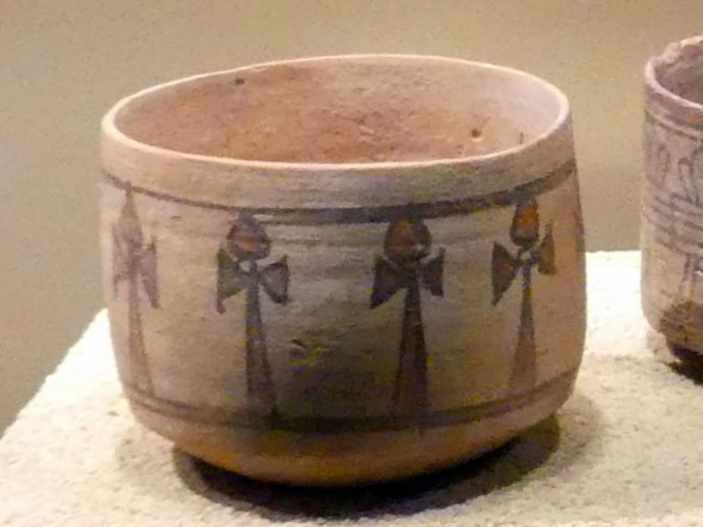 Becher mit Anch-(Lebens-)Zeichen-Dekor, Meroitische Zeit, 200 v. Chr. - 500 n. Chr., 1 - 200, Bild 1/2