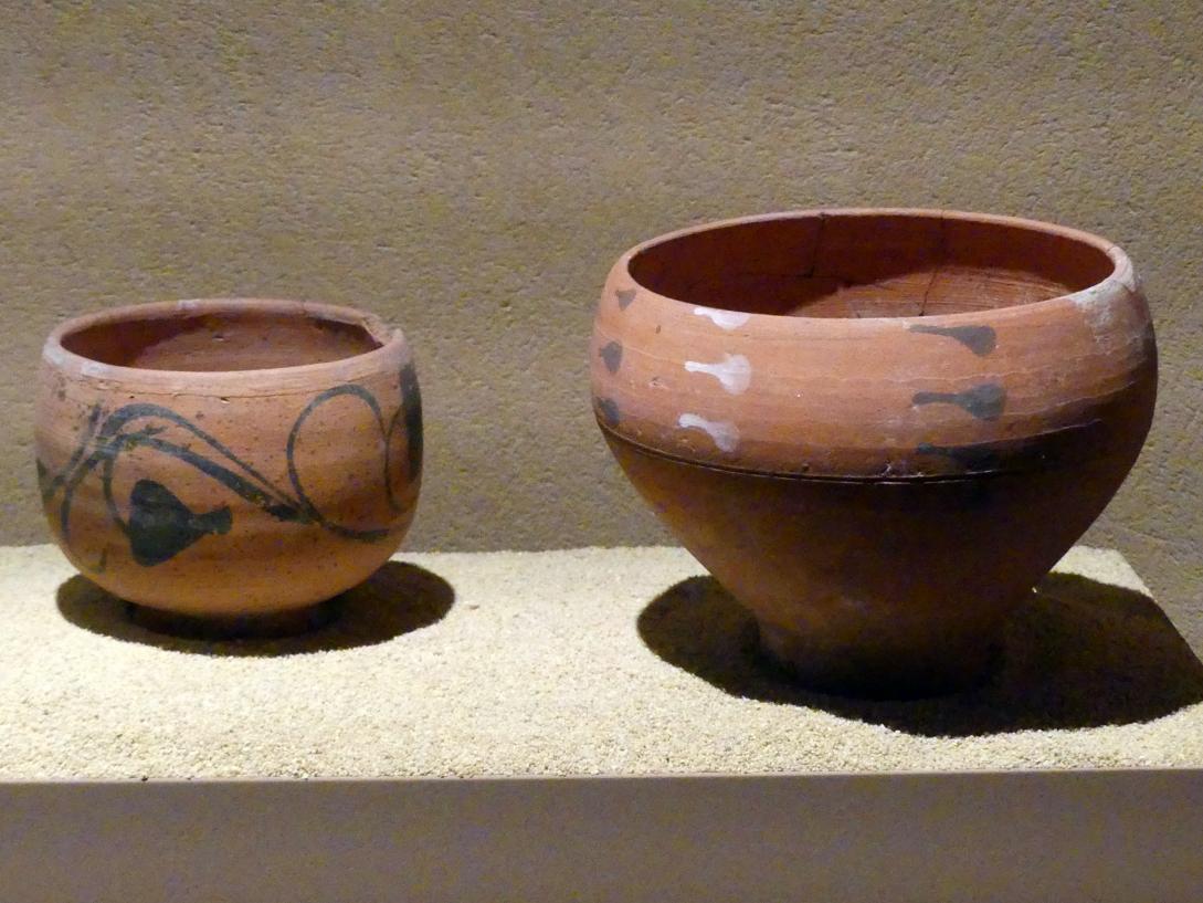 Zwei rot polierte Becher mit Girlandenmuster, Nachmeroitische Zeit, 400 - 700, 500 - 700, Bild 1/2