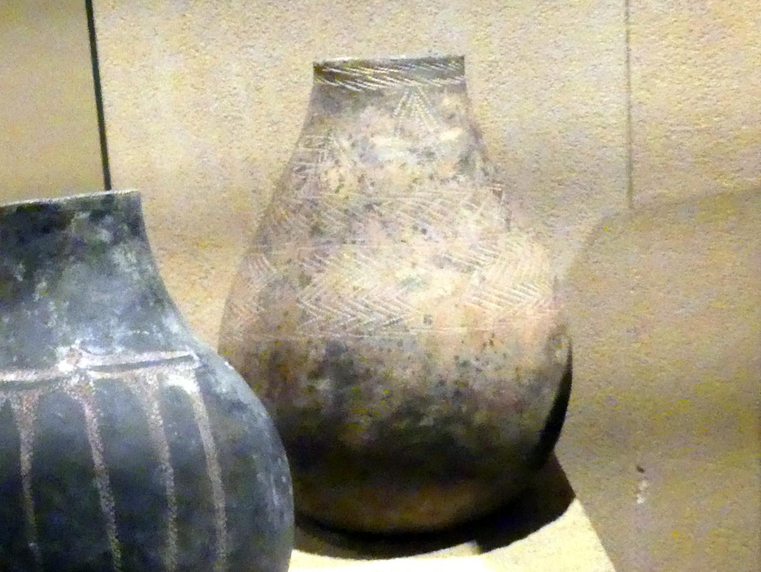 Kugelförmige Flasche mit Zackendekor, Meroitische Zeit, 200 v. Chr. - 500 n. Chr., 1 - 100, Bild 1/2
