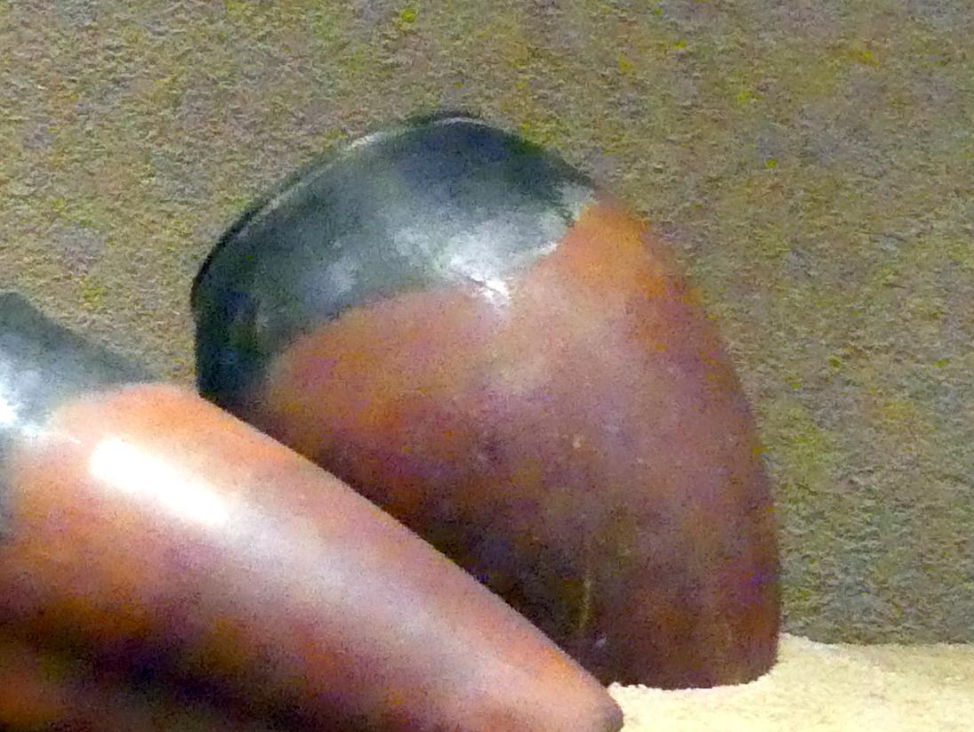 Eiförmiges Gefäß mit schwarz geschmauchtem Rand, Naqada II, 3700 - 3100 v. Chr., 3500 - 3100 v. Chr.