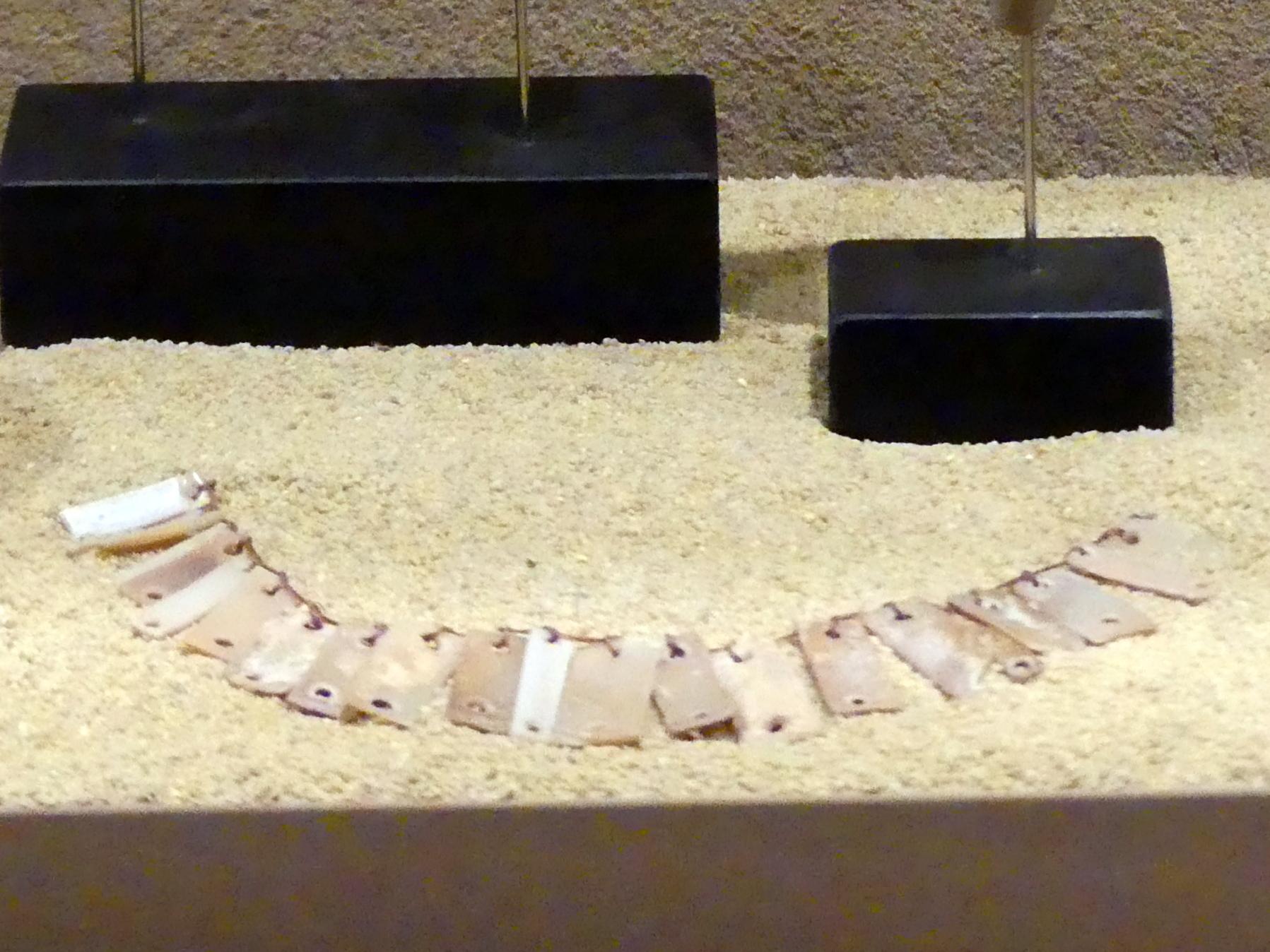 Kette aus rechteckigen Plättchen, 1700 v. Chr.