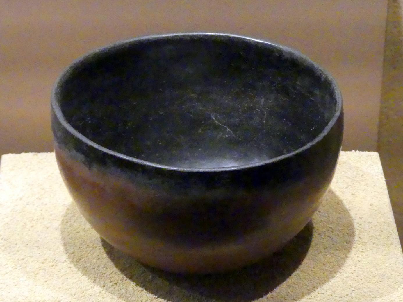 Napf mit schwarz geschmauchtem Rand, Früh-Kerma, 2500 - 1500 v. Chr., 2500 - 2200 v. Chr.