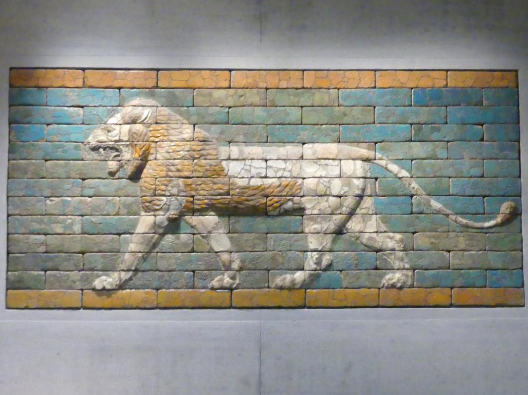 Schreitender Löwe, heiliges Tier der Göttin Ischtar, Neubabylonische Zeit, 600 - 400 v. Chr., 580 v. Chr.