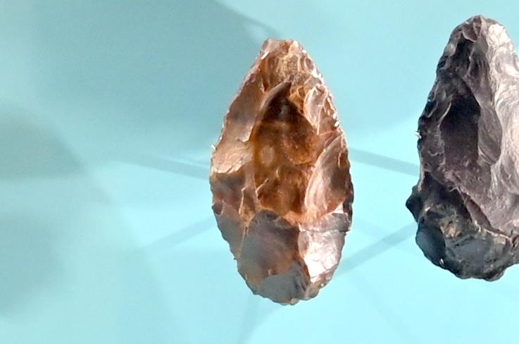 Blattförmiger Schaber, 70000 - 40000 v. Chr., Bild 1/2