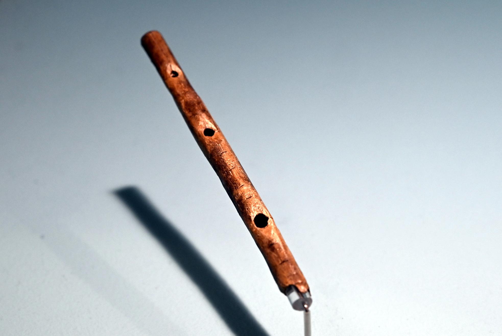 Flöte (Kopie), 33000 v. Chr., Bild 1/2