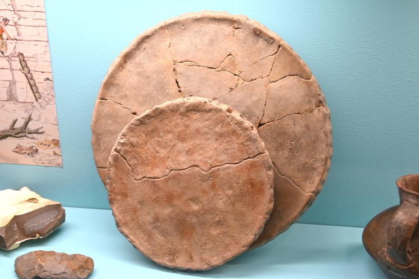 Tonplatten, Neolithikum (Jungsteinzeit), 5500 - 1700 v. Chr., 4300 - 3500 v. Chr.