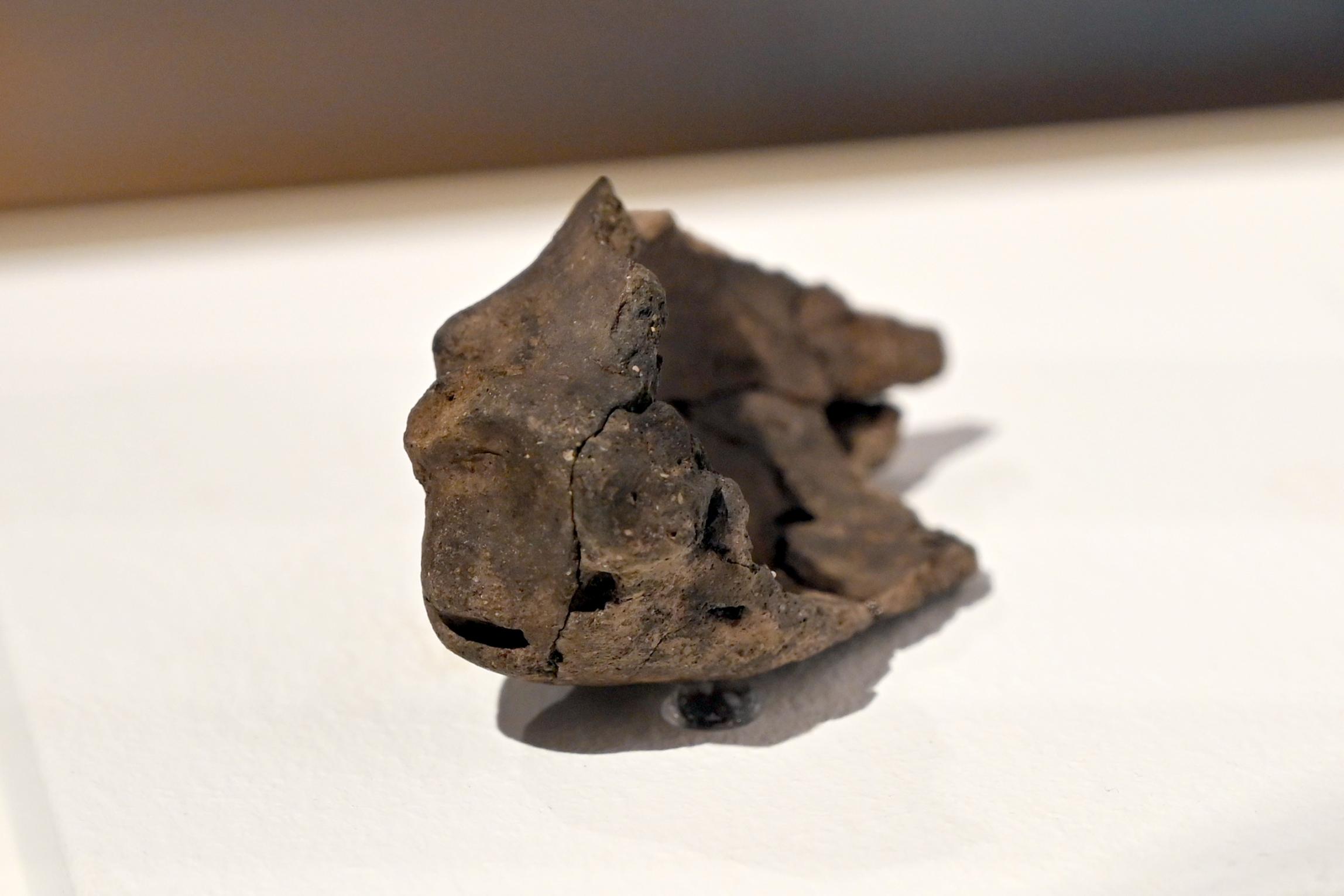 Hohlplastik eines Rindes, Frühneolithikum (Altneolithikum), 5500 - 4900 v. Chr., 5300 - 4900 v. Chr., Bild 3/4