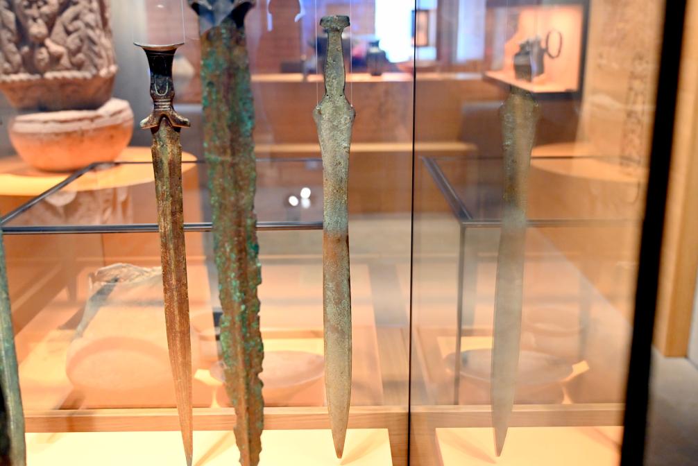 Griffzungenschwert, Bronzezeit, 3365 - 700 v. Chr., Bild 1/2