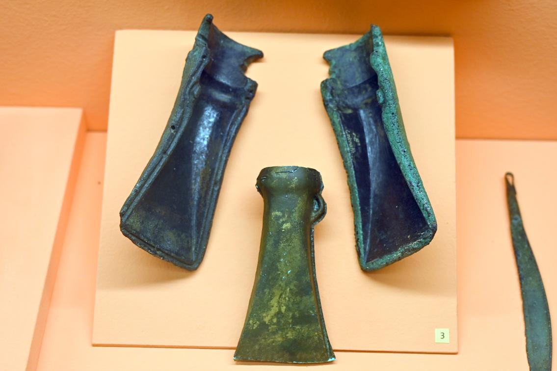 Gussform für Tüllenbeile, Späte (Jüngere) Bronzezeit, 1500 - 700 v. Chr., Bild 1/2
