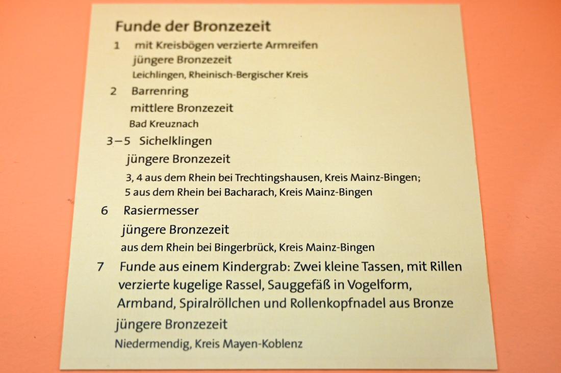 Mit Kreisbögen verzierte Armreifen, Späte (Jüngere) Bronzezeit, 1500 - 700 v. Chr., Bild 2/2