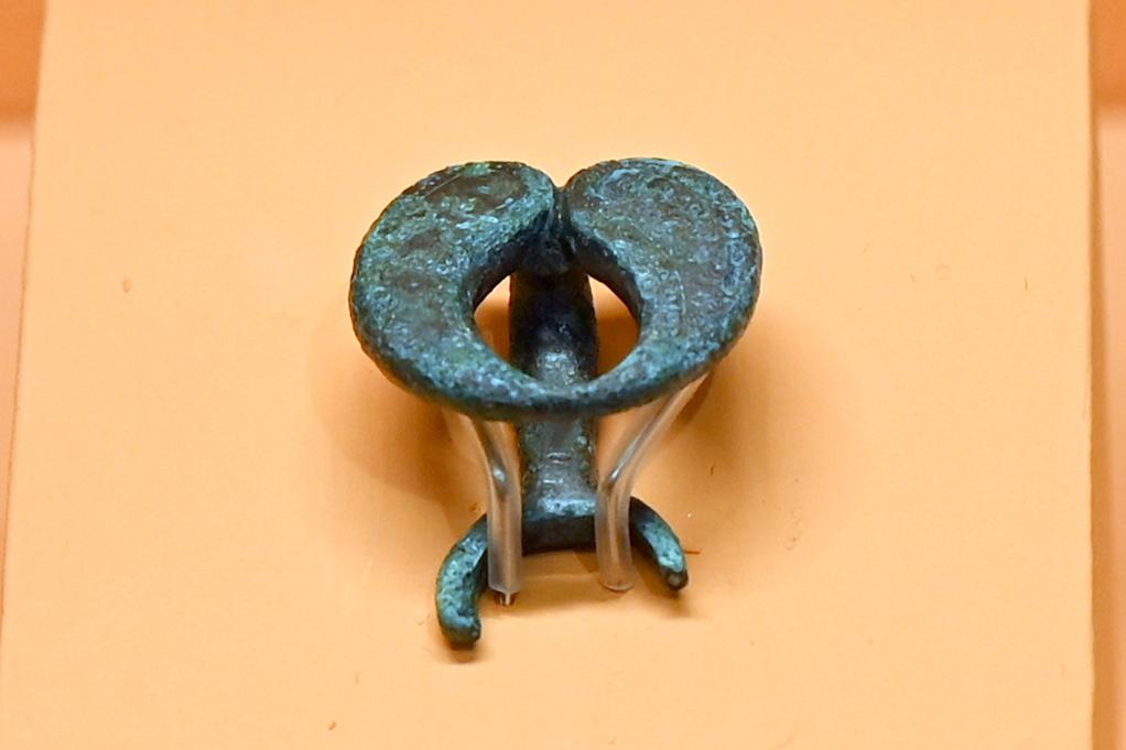 Keltischer Gürtelhaken, Eisenzeit, 1200 - 1 v. Chr., 475 - 350 v. Chr., Bild 1/2