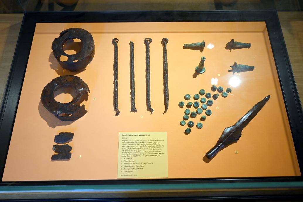 Teile von der Halterung des Wagenkastens, 500 v. Chr., Bild 1/2