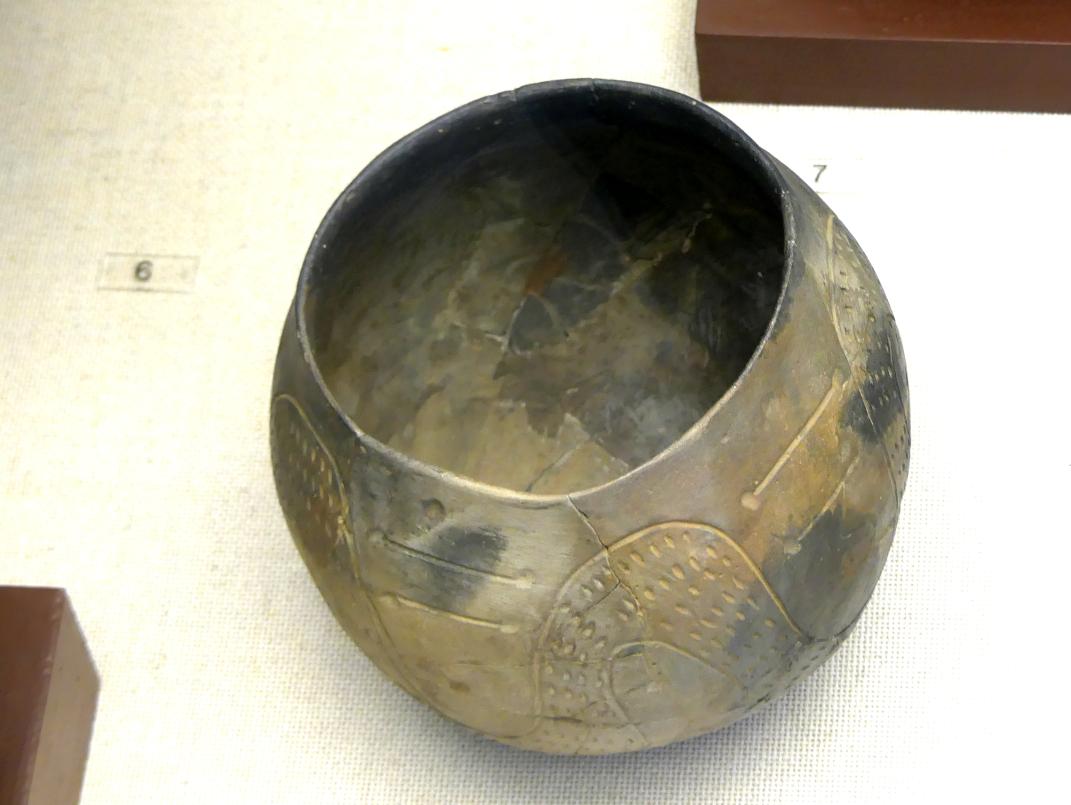 Keramik, Mittelneolithikum, 5500 - 4400 v. Chr., Bild 1/3