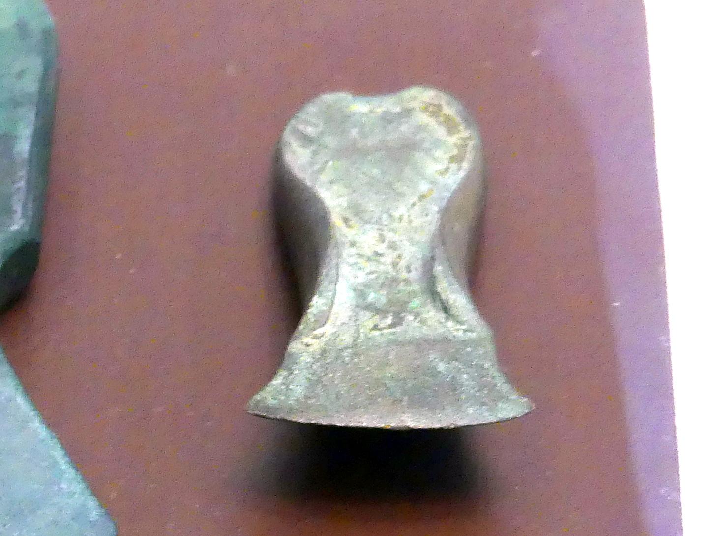 Randleistenbeil, Mittlere Bronzezeit, 3000 - 1300 v. Chr., Bild 1/2