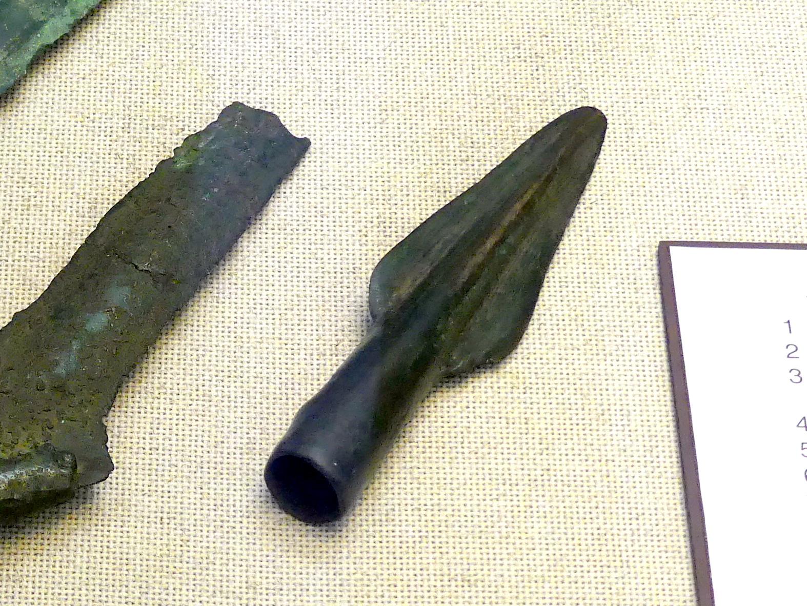 Lanzenspitze, Mittlere Bronzezeit, 3000 - 1300 v. Chr., Bild 1/2