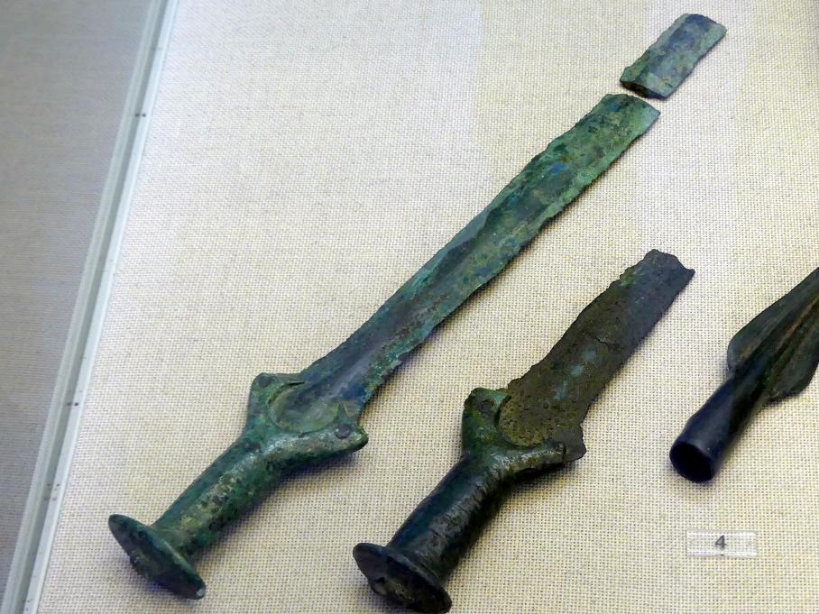 Vollgriffschwert, Mittlere Bronzezeit, 3000 - 1300 v. Chr., Bild 1/2