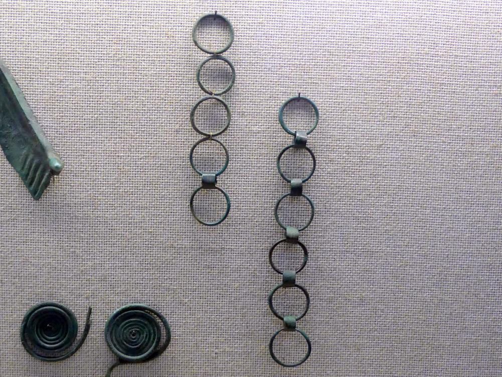 Kettenteile, Späte (Jüngere) Bronzezeit, 1500 - 700 v. Chr., Bild 1/2