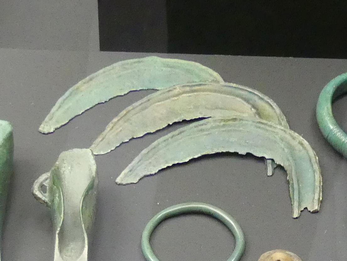 3 Sicheln, Urnenfelderzeit, 1400 - 700 v. Chr., 900 - 700 v. Chr., Bild 1/2