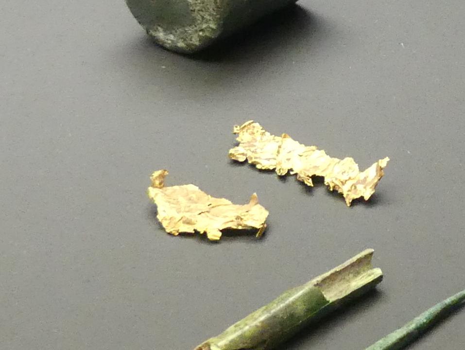 Goldblechfragmente, Urnenfelderzeit, 1400 - 700 v. Chr., 900 - 700 v. Chr., Bild 1/2