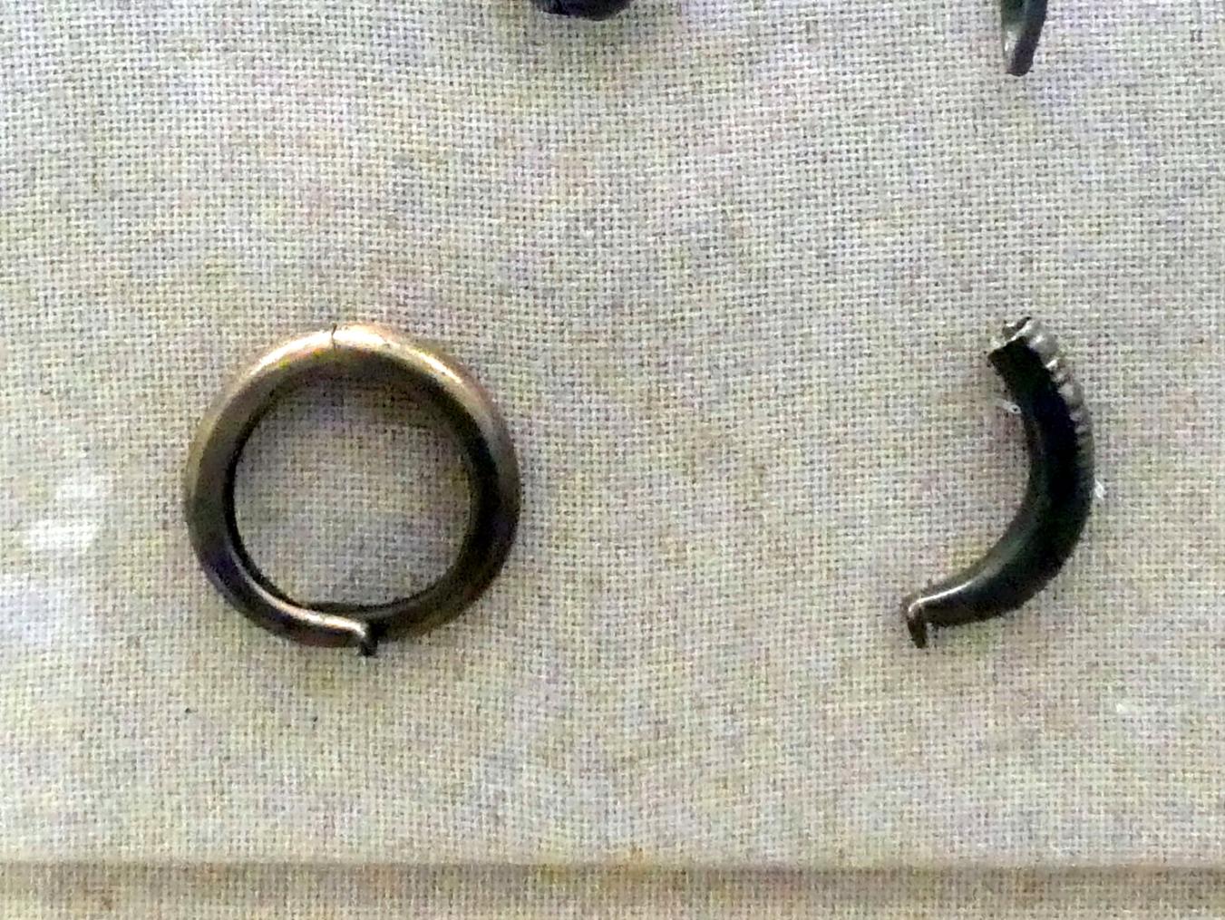2 Armringe, Urnenfelderzeit, 1400 - 700 v. Chr., 800 - 700 v. Chr., Bild 1/3