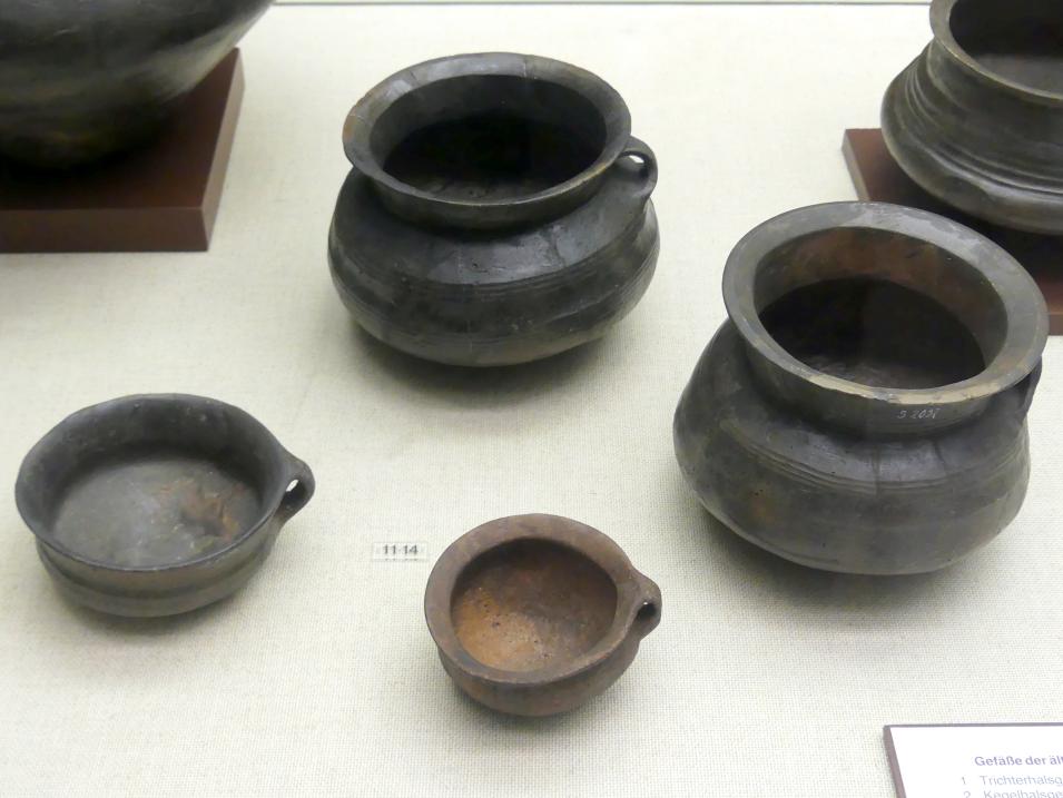 Tassen, Urnenfelderzeit, 1400 - 700 v. Chr.