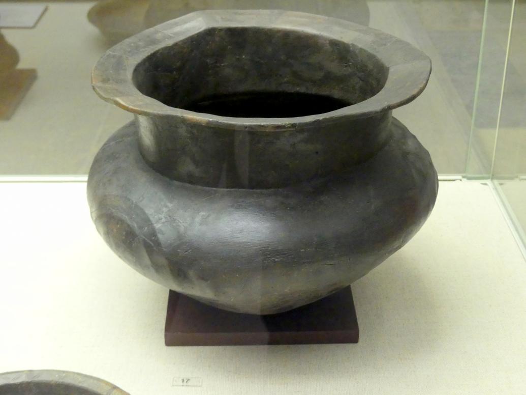 Zylinderhalsgefäß, Urnenfelderzeit, 1400 - 700 v. Chr., Bild 1/2