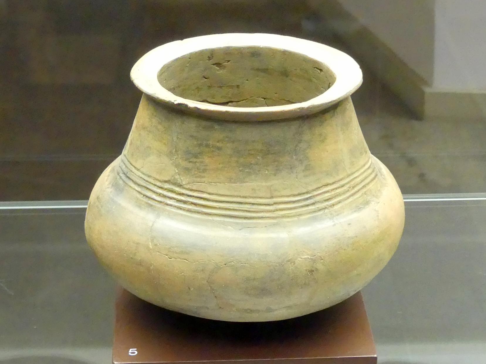 Kegelhalsgefäß, Urnenfelderzeit, 1400 - 700 v. Chr., Bild 1/2