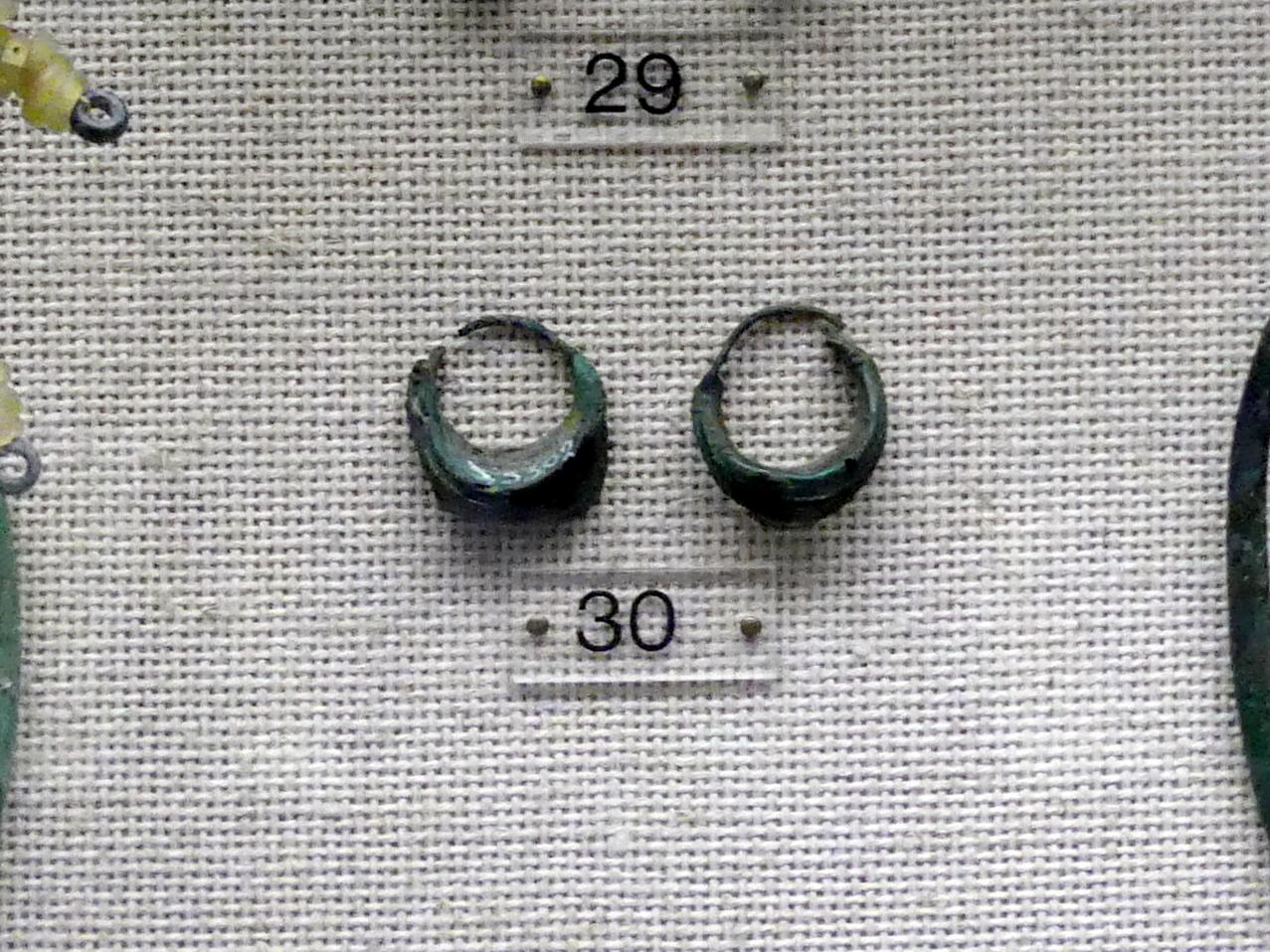 Ohrringpaar, Hallstattzeit, 700 - 200 v. Chr.