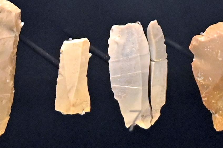 Zwei Stichel, Jungpaläolithikum, 43000 - 10000 v. Chr., 40000 - 35000 v. Chr.