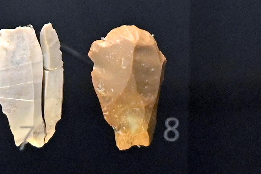 Kratzer aus breitem Abschlag, Jungpaläolithikum, 43000 - 10000 v. Chr., 40000 - 35000 v. Chr.