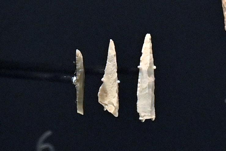 Zwei Geschossspitzen, 26000 v. Chr.