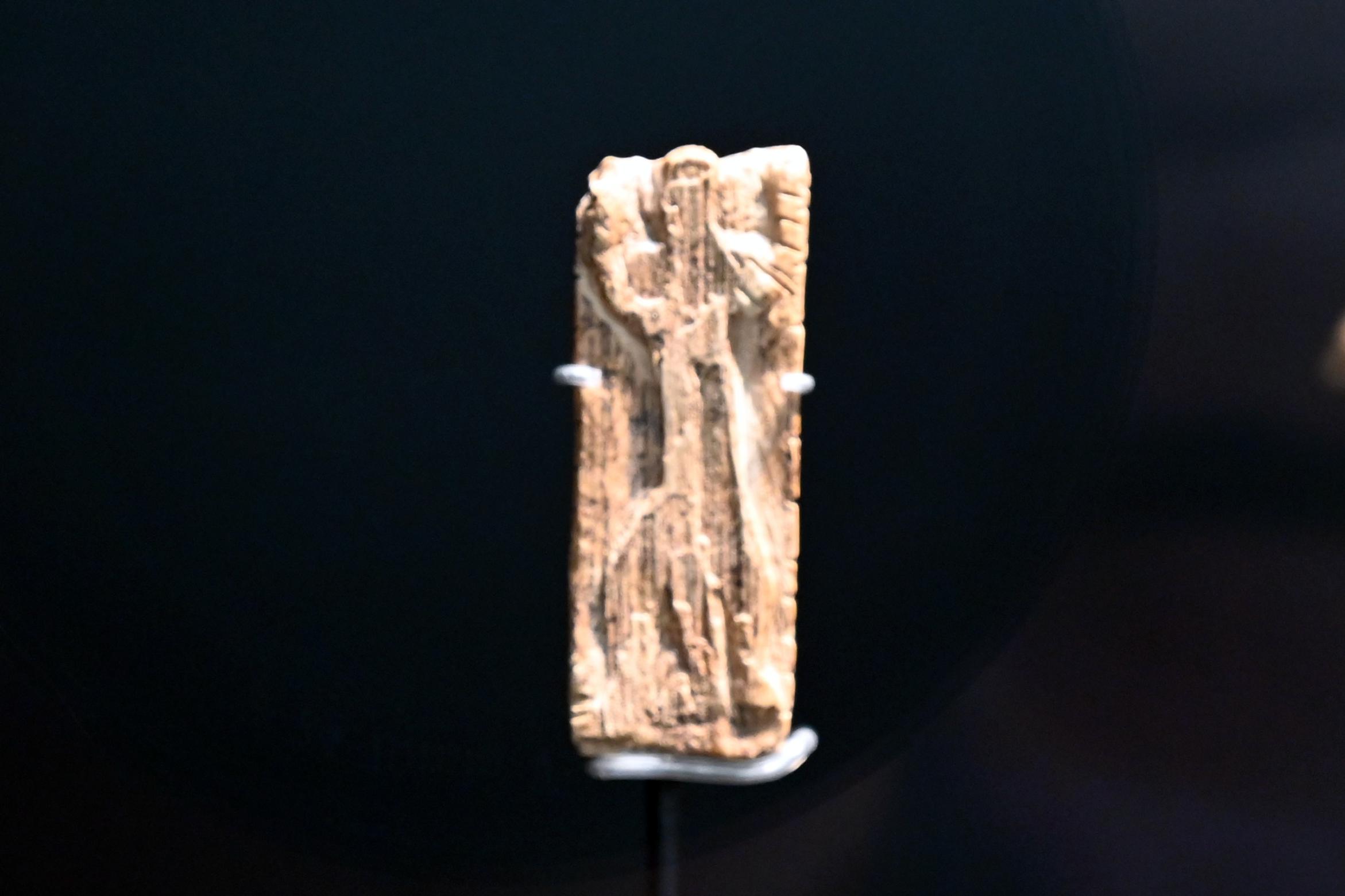 Adorant, Mischwesen aus Löwe und Mensch, 38000 - 33000 v. Chr., Bild 2/4