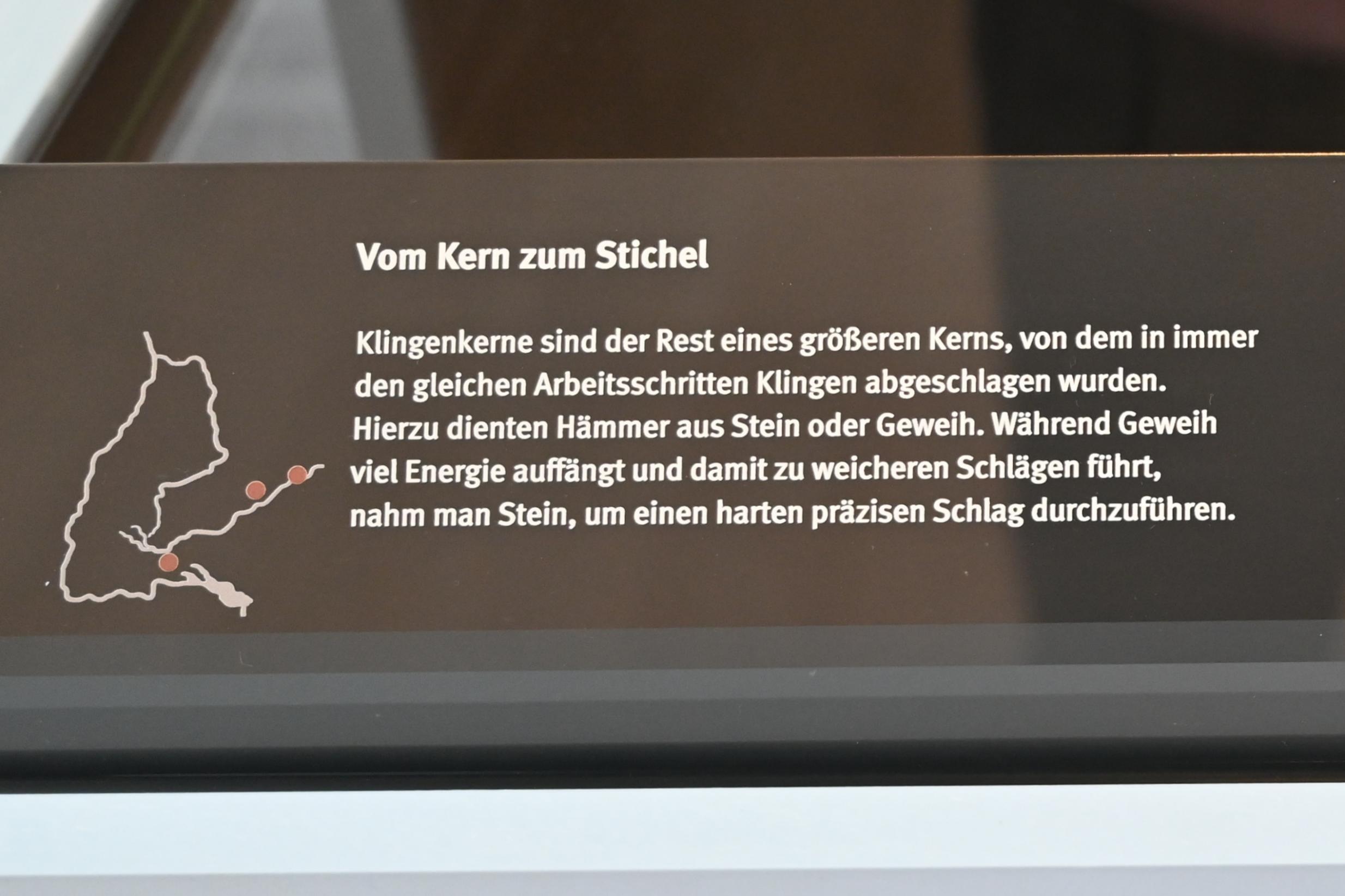 Zwei Kerne, 12000 - 10000 v. Chr., Bild 4/4