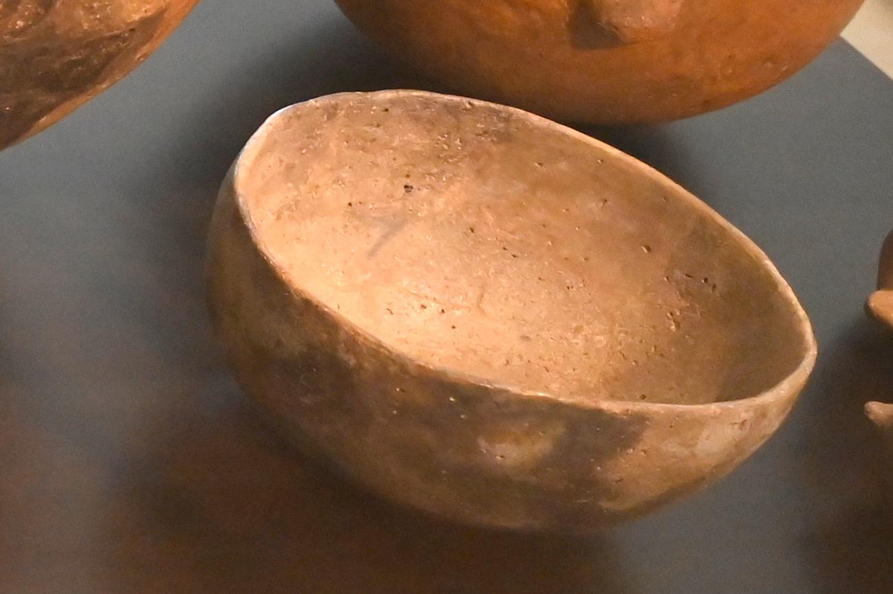 Schale, Neolithikum (Jungsteinzeit), 5500 - 1700 v. Chr., 5500 - 5100 v. Chr., Bild 2/4