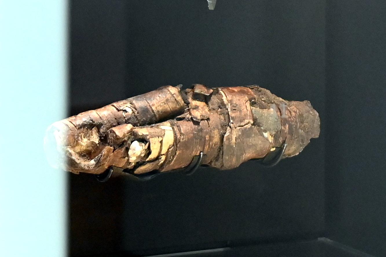 Kiesel (Netzsenker), Mesolithikum, 9500 - 5500 v. Chr., 7000 - 5500 v. Chr., Bild 1/3