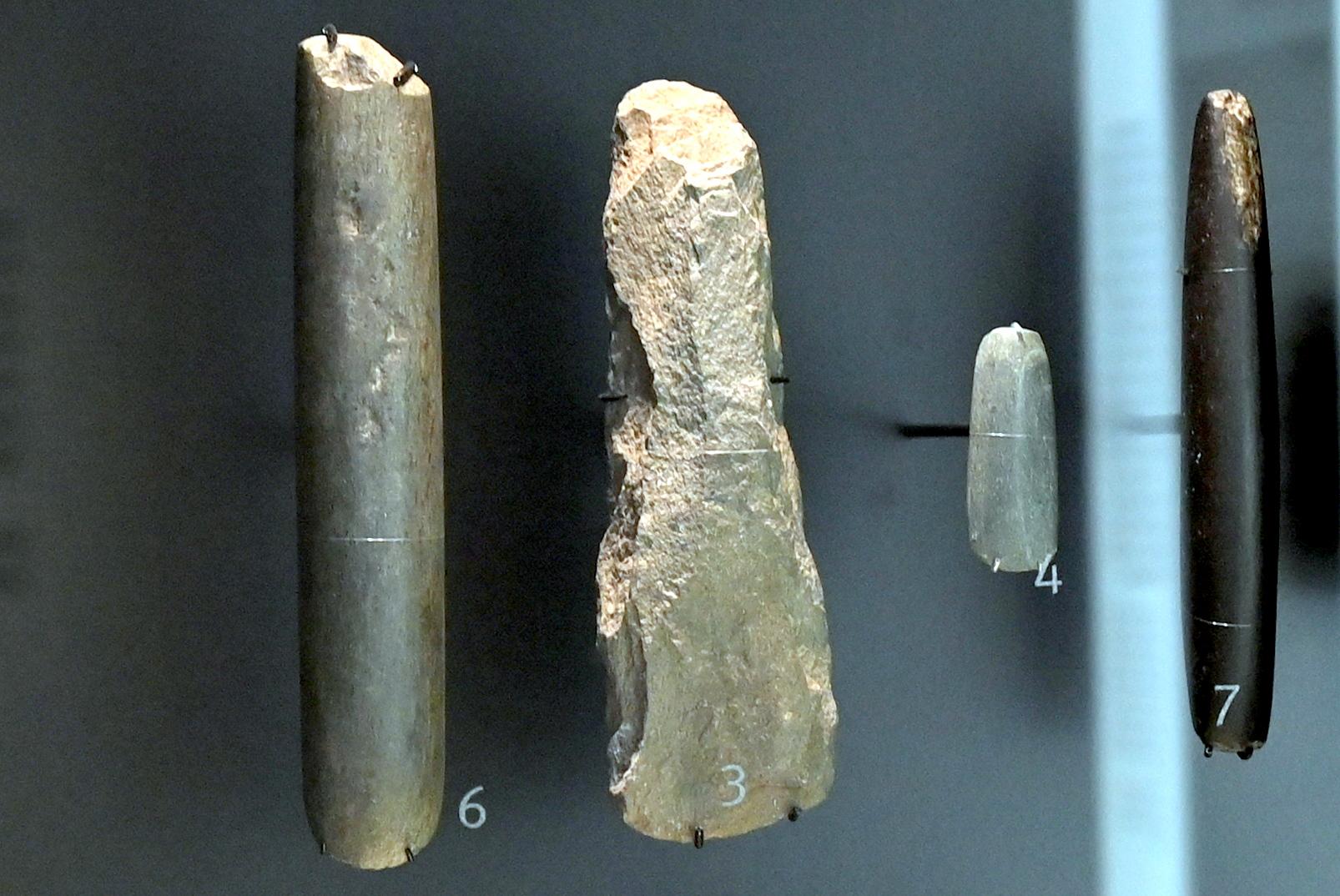 Rohstück, Neolithikum (Jungsteinzeit), 5500 - 1700 v. Chr., 5500 - 5100 v. Chr., Bild 1/4