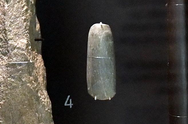 Kleine schmale Dechsel, Neolithikum (Jungsteinzeit), 5500 - 1700 v. Chr., 5500 - 5100 v. Chr., Bild 1/3
