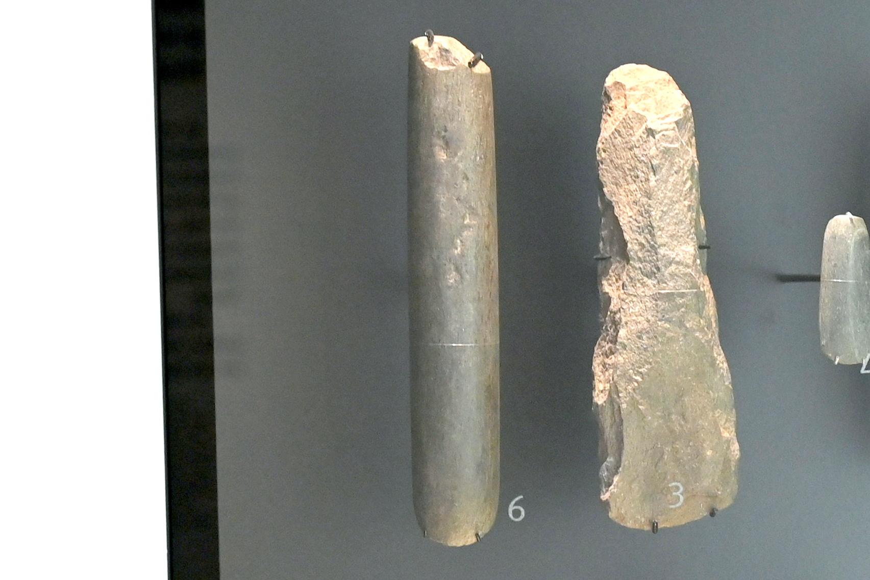 Dechsel, Neolithikum (Jungsteinzeit), 5500 - 1700 v. Chr., 5500 - 5100 v. Chr., Bild 1/3