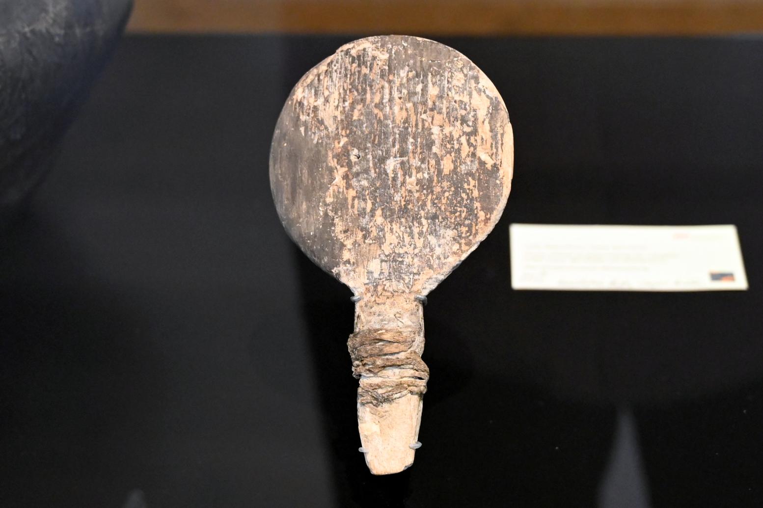 Holzgerät mit Bastumwicklung am Stiel, Neolithikum (Jungsteinzeit), 5500 - 1700 v. Chr., 4100 - 3800 v. Chr.