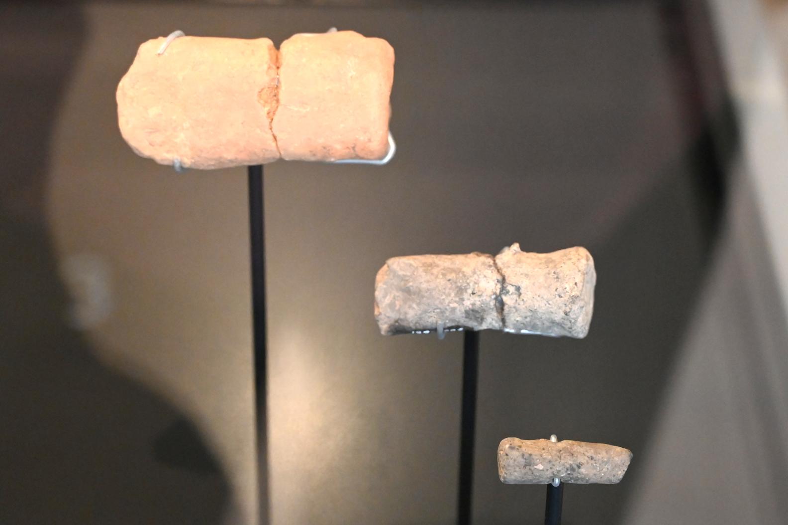 Drei Miniaturäxte, Neolithikum (Jungsteinzeit), 5500 - 1700 v. Chr., 4000 - 3600 v. Chr.