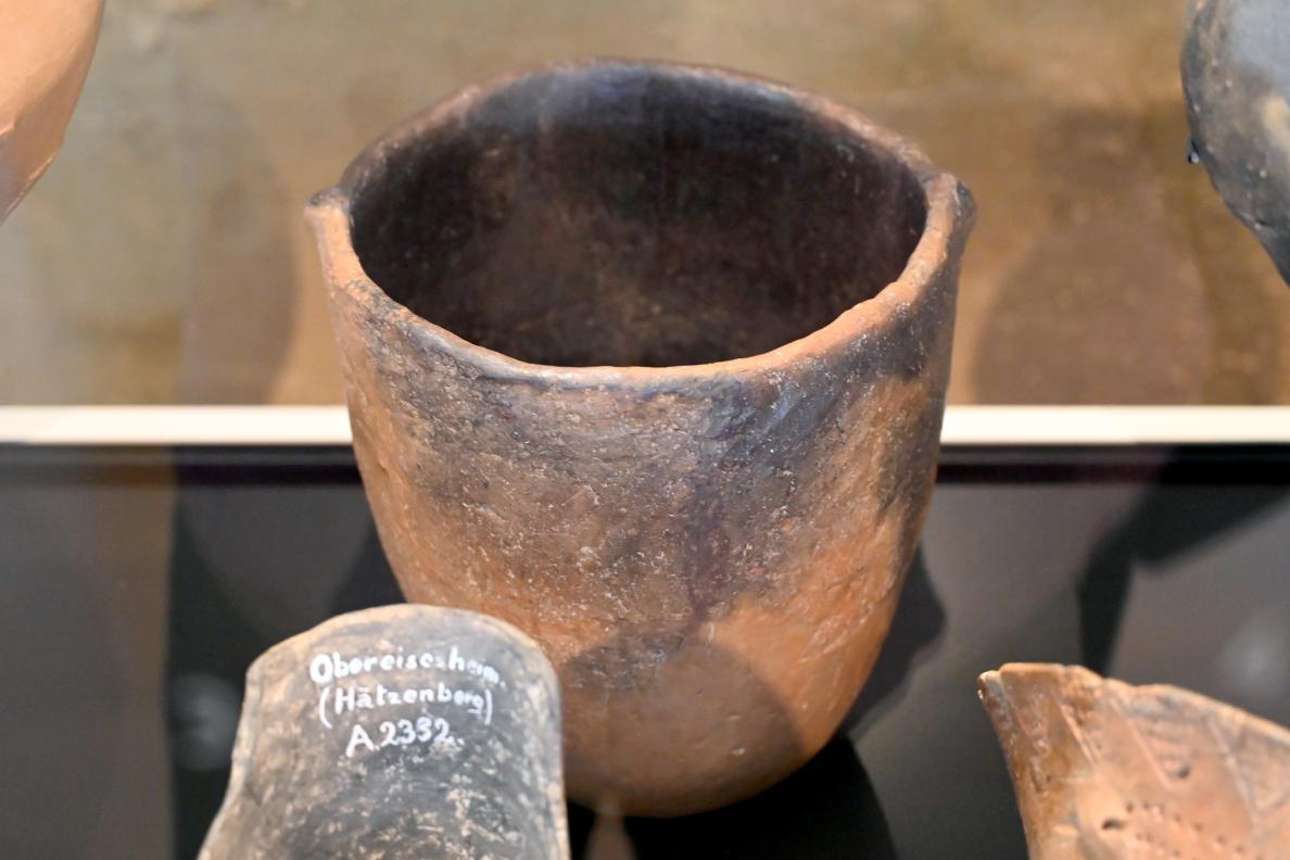 Topf mit Knubben, Neolithikum (Jungsteinzeit), 5500 - 1700 v. Chr., 4000 - 3600 v. Chr., Bild 1/2