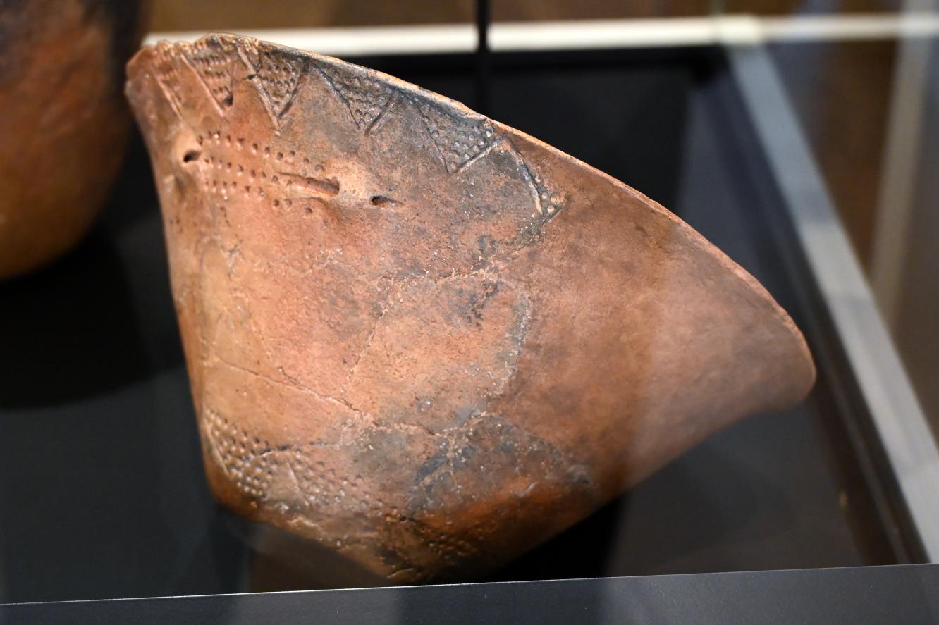 Schüssel, Neolithikum (Jungsteinzeit), 5500 - 1700 v. Chr., 4000 - 3600 v. Chr., Bild 1/2