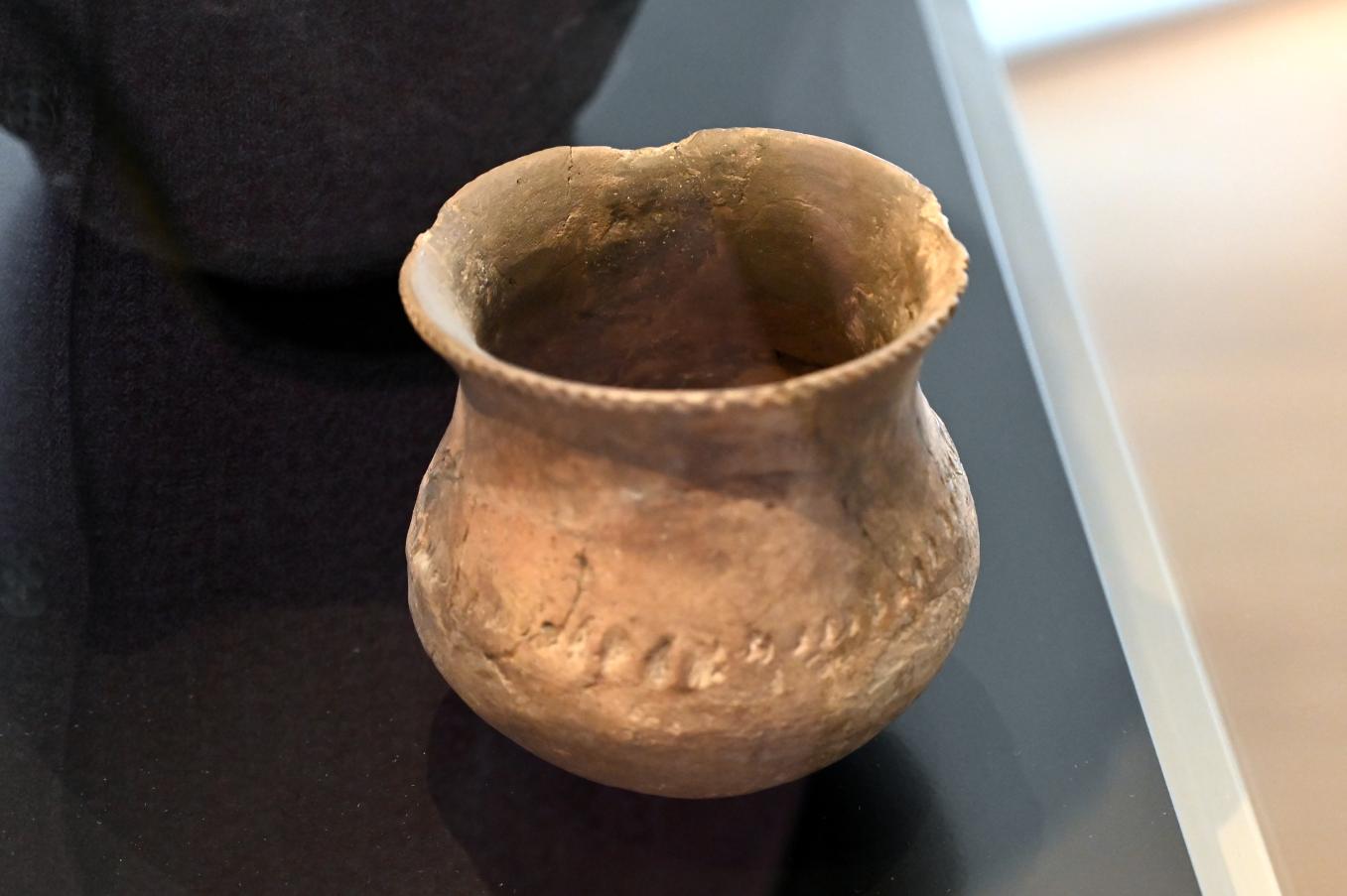 Verzierter Becher, Jungneolithikum, 4400 - 3500 v. Chr., 4400 - 4200 v. Chr.