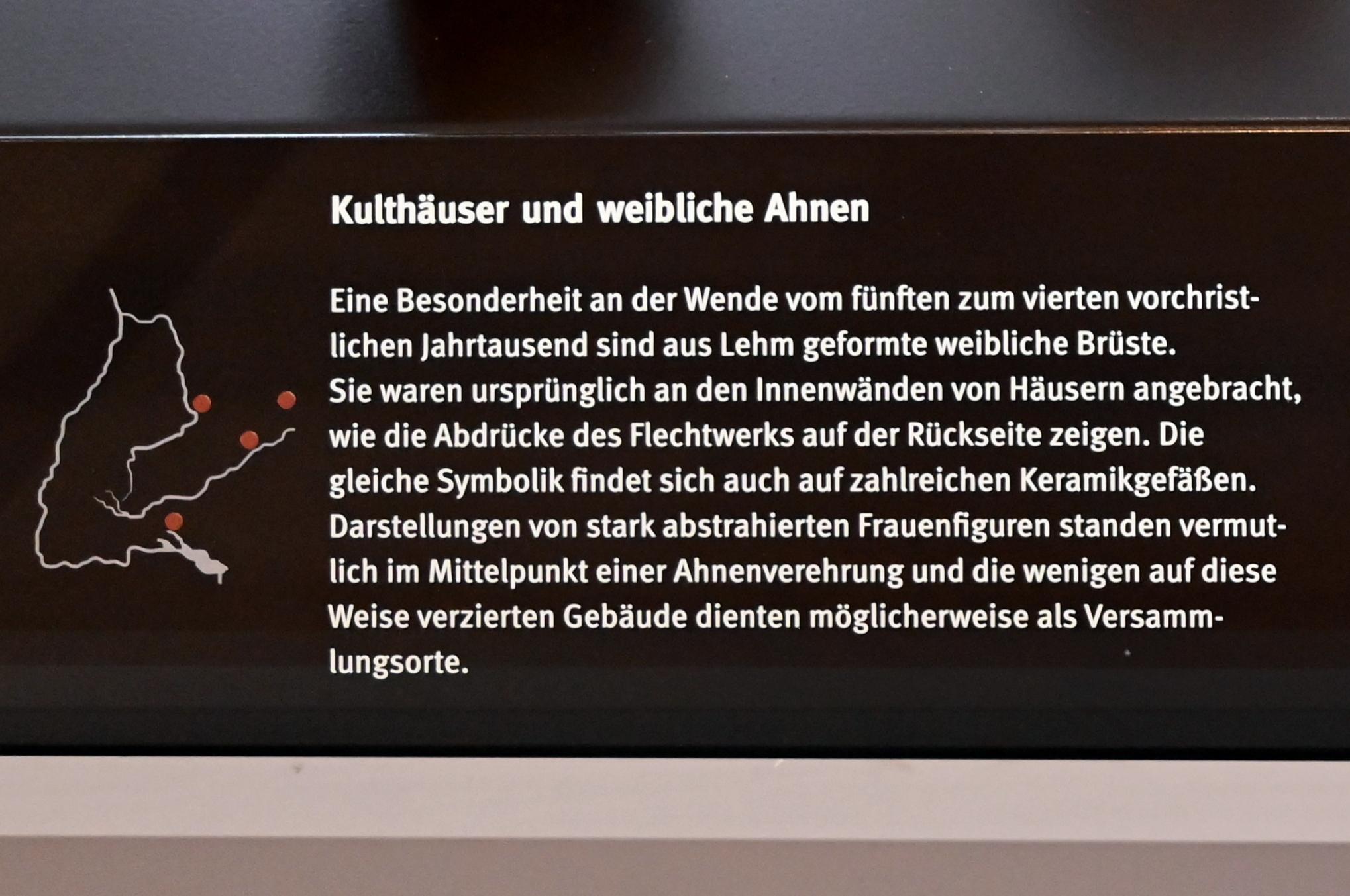 Lehmbrust und Wandfragment, Jungneolithikum, 4400 - 3500 v. Chr., 4400 - 4200 v. Chr., Bild 4/4