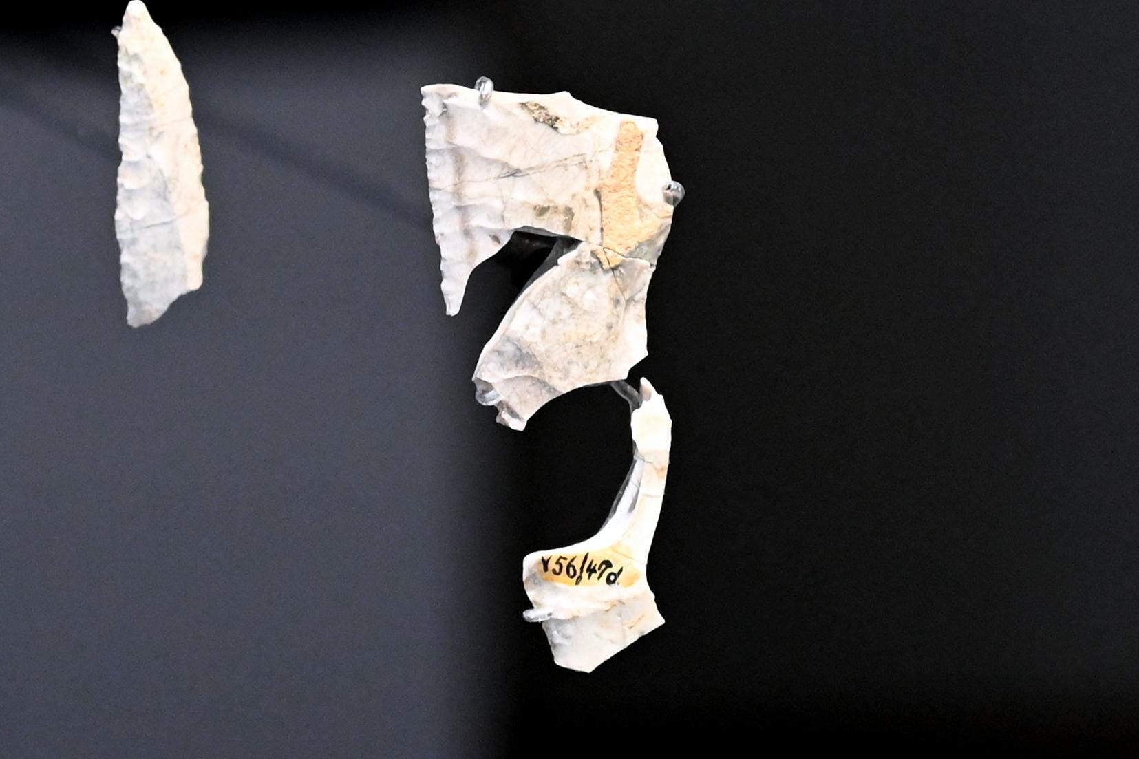 Bruchstücke eines Dolches, Neolithikum (Jungsteinzeit), 5500 - 1700 v. Chr., 3000 v. Chr., Bild 1/4