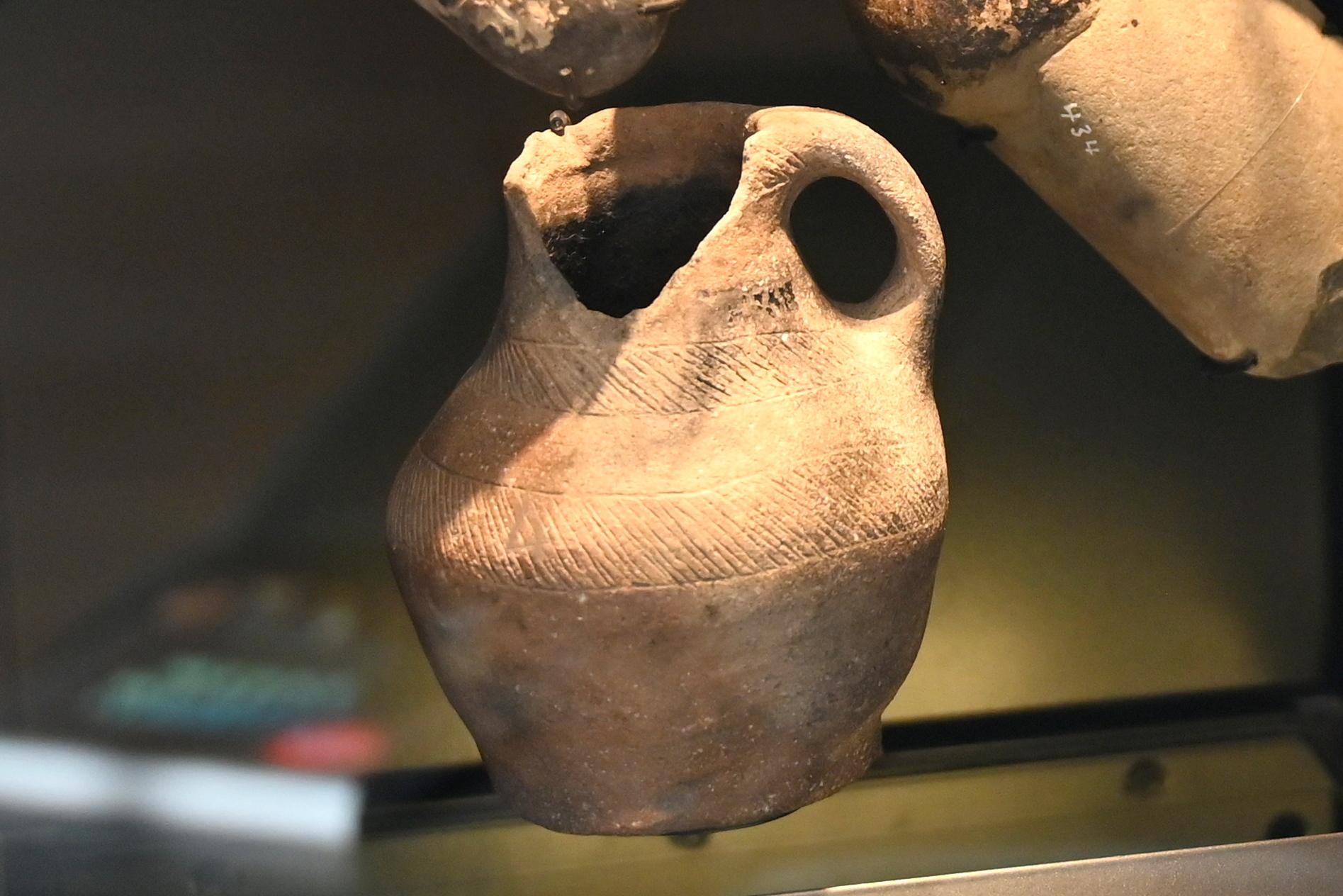 Gefäß mit Pechresten, Neolithikum (Jungsteinzeit), 5500 - 1700 v. Chr., 3900 v. Chr.