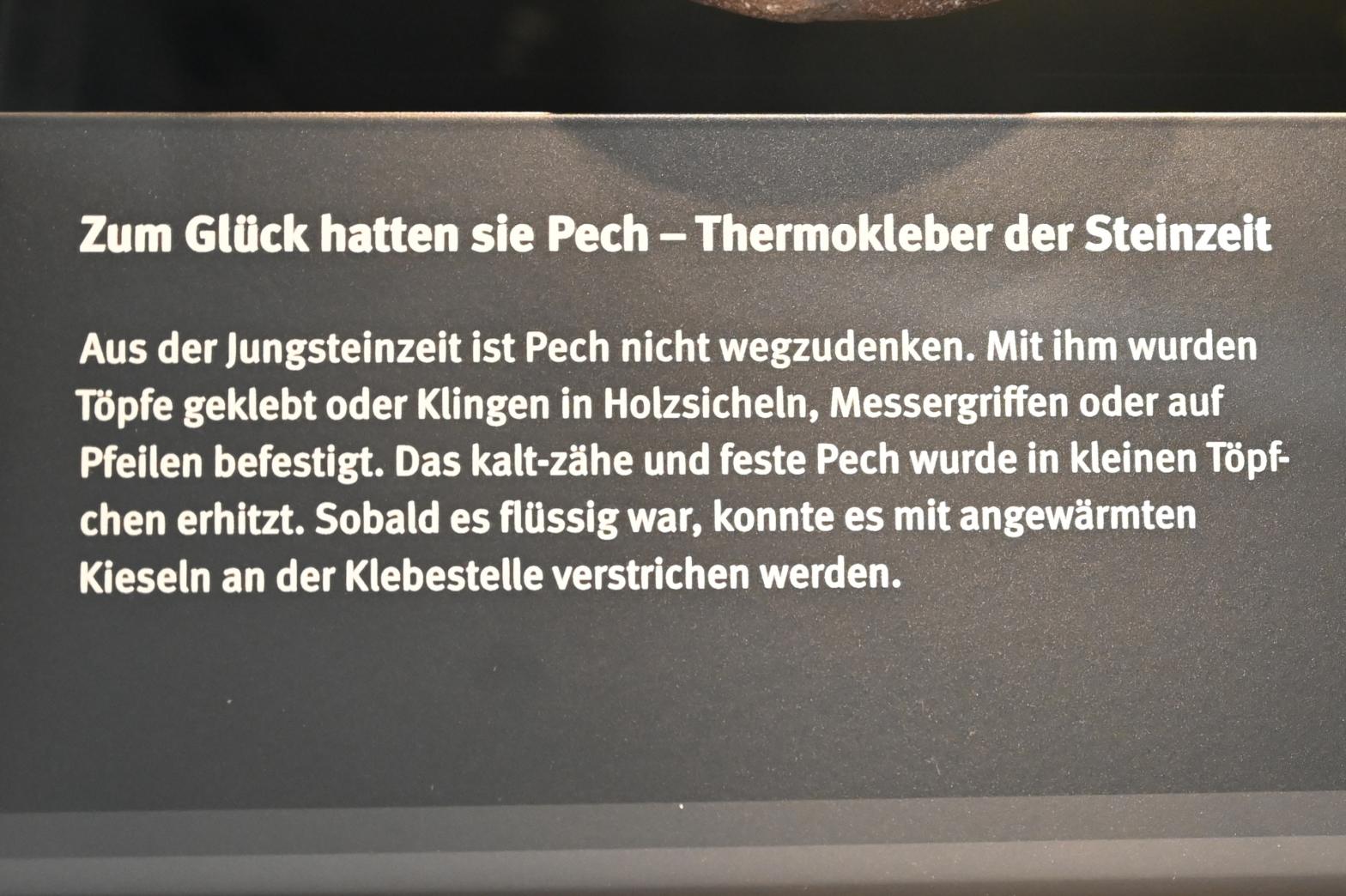 Vier Pechkiesel, Neolithikum (Jungsteinzeit), 5500 - 1700 v. Chr., 3900 v. Chr., Bild 3/3